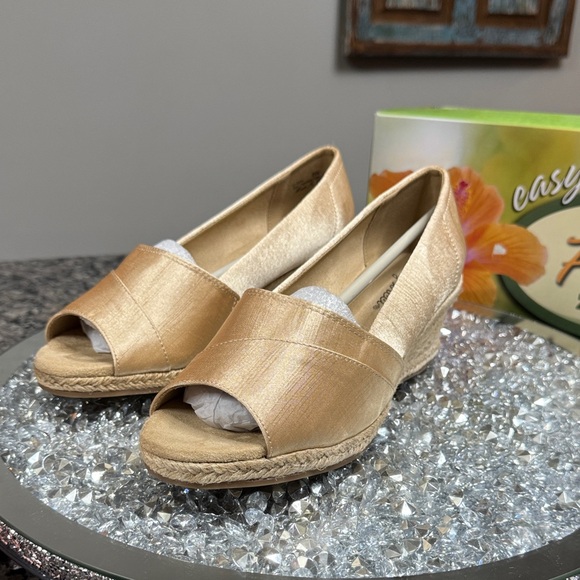 Women’s Jasper Champagne gold satin Espadrille Wedge Slip-On Shoes NEW 8 Wide - Picture 7 of 13